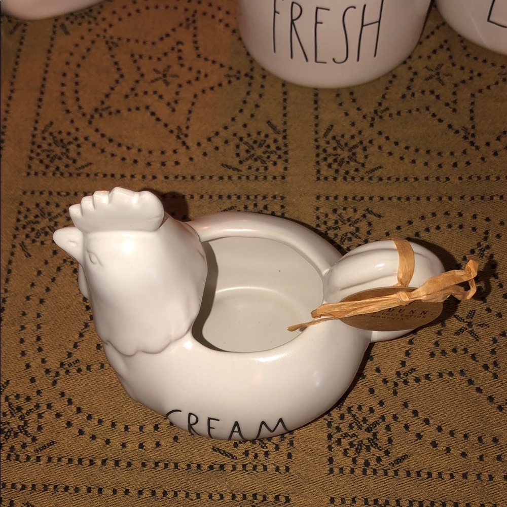 Rae Dunn CREAM Rooster Shaped Creamer - Picture 2 of 9